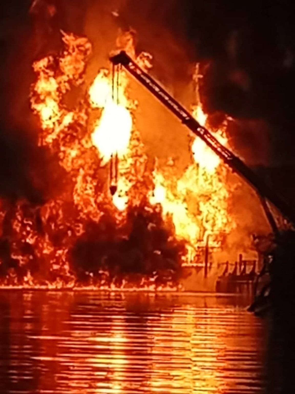 Gas Pipeline Fire Reported in Nigeria’s Rivers State Amid Emergency Rule.