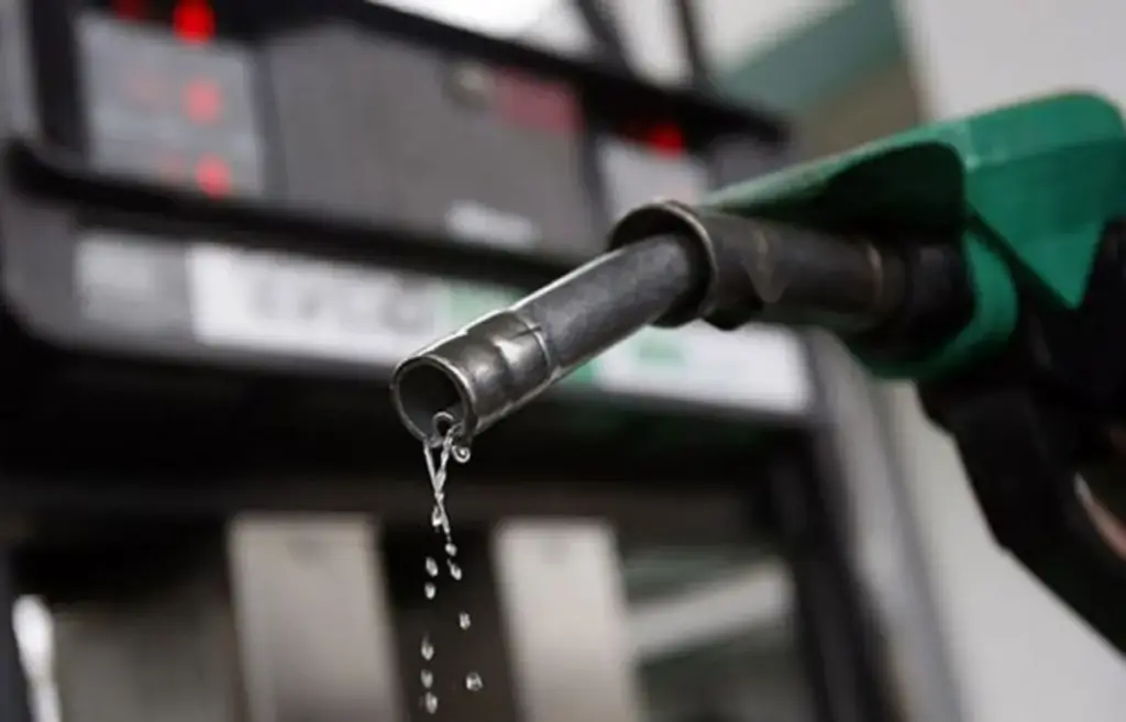 Fueling Independence: Nigeria Suspends Petrol Import Licences to Support Local Refining